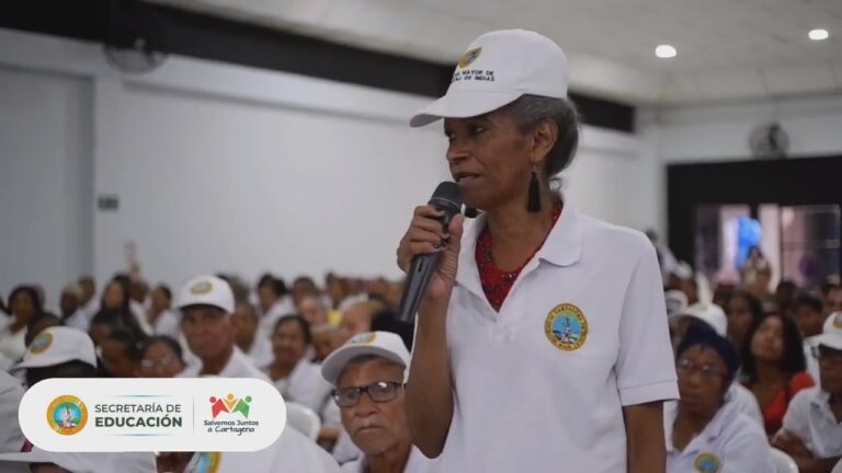 Celebra sus 45 años de trayectoria con la graduación de más de 500 estudiantes